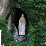 Novena a la Virgen de Lourdes For PC Windows